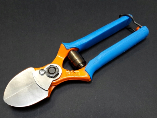 Due Buoi 132/20 double-blade orchard pruner